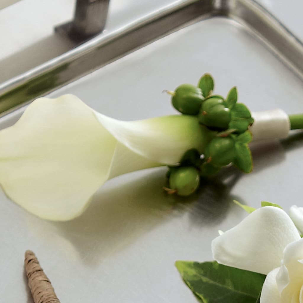 White Calla Boutonniere – Flowers By Design, Midland TX