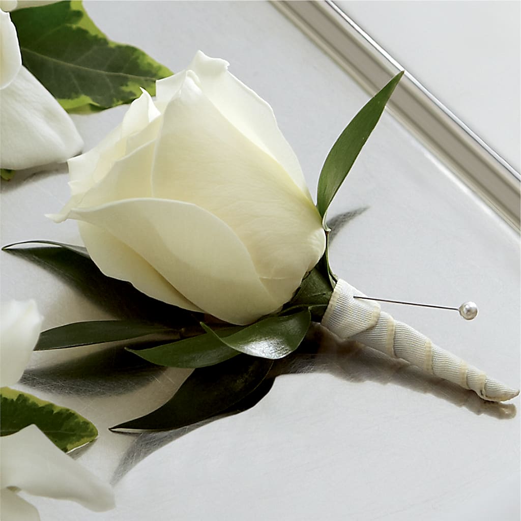 White Rose Boutonniere – Flowers By Design, Midland TX